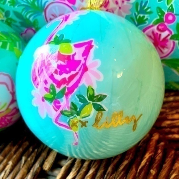 ✨💖 Lilly Pulitzer Seafoam Green and Flamingo Pink Ornament Set 💖 - Picture 11 of 12